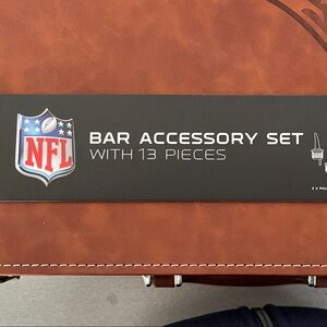 New England Patriots NFL Brown Bar Accessory Set with 13 Pieces